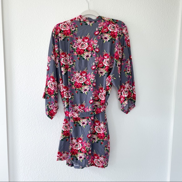 Amazon Floral Short Bath Robe - Picture 2 of 4